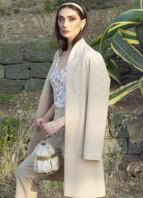 Completo da donna Koralline con top Guess floreale